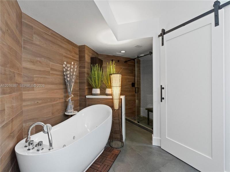 Property photo # 6