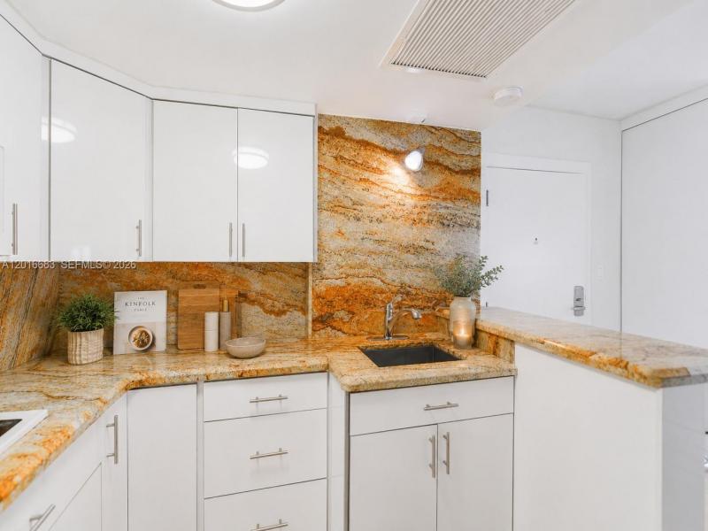 Condo for sale at Aventura Beach Club 609