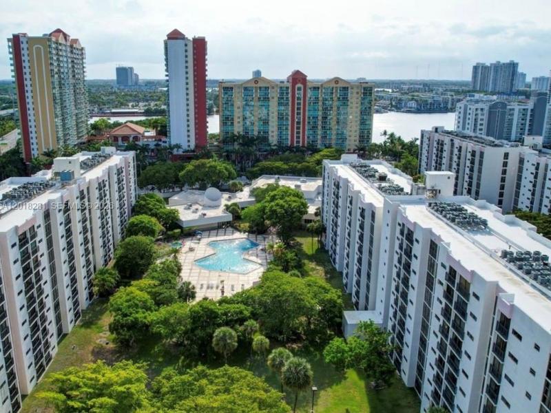 Condo for sale at Plaza of the Americas 601