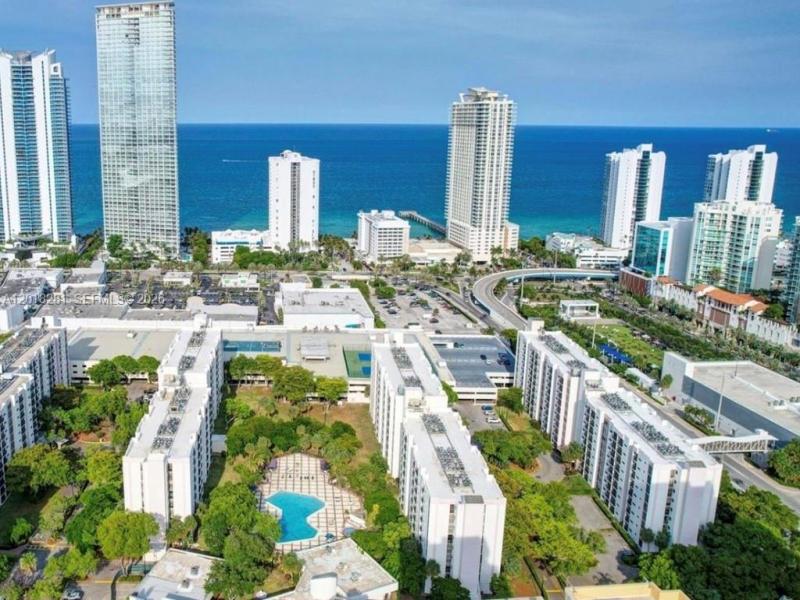 Condo for sale at Plaza of the Americas 601