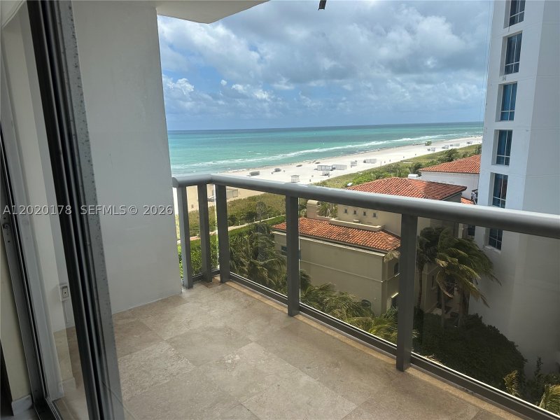 Condo for sale at Maison Grande 924