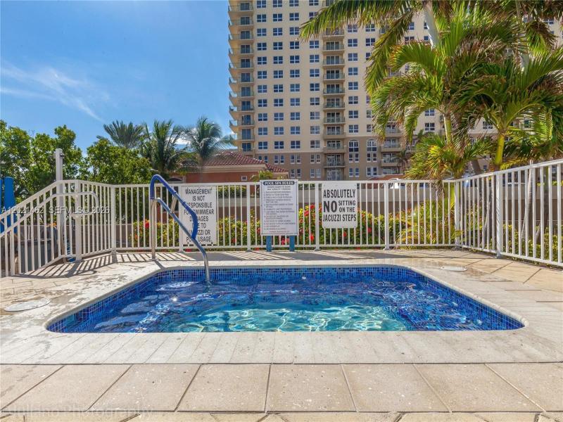 Condo for sale at Parker Plaza Estates 908