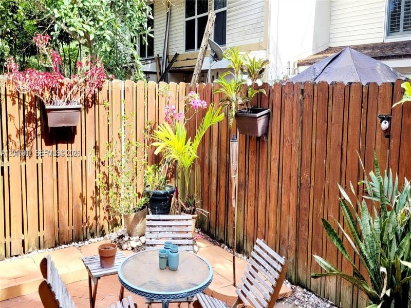 Property photo # 9