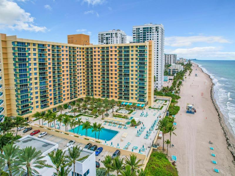 The Wave Condo Apt #328