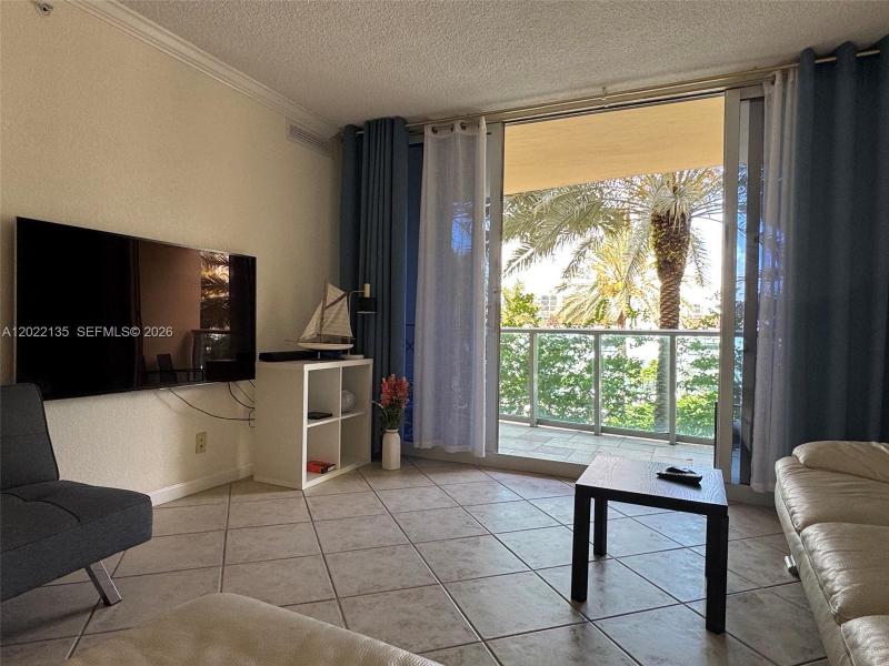 Condo for sale at The Wave Condo 328