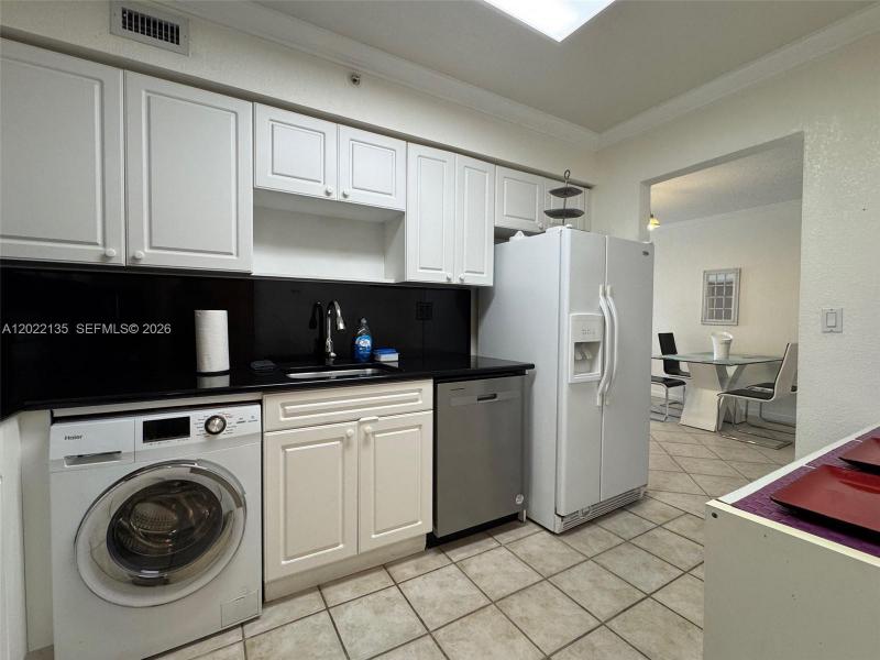 Condo for sale at The Wave Condo 328