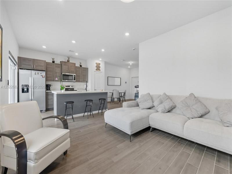 Property photo # 8