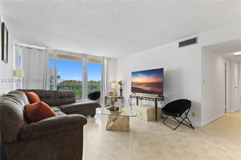 Apartment for rent at Arlen House 307