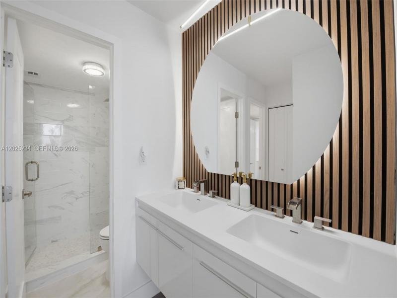 Condo for sale at Island Terrace 2F