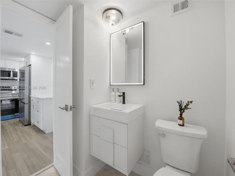 Condo for sale at Island Terrace 2F