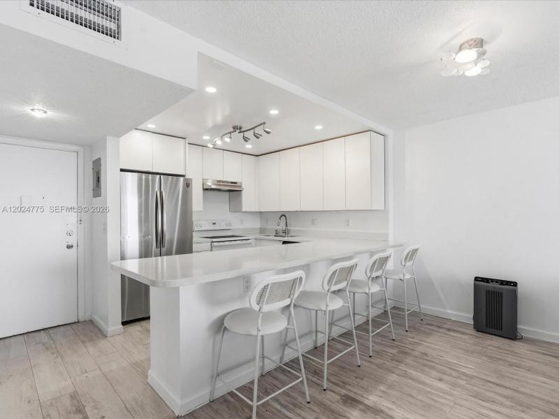 Condo for sale at Imperial Towers 918