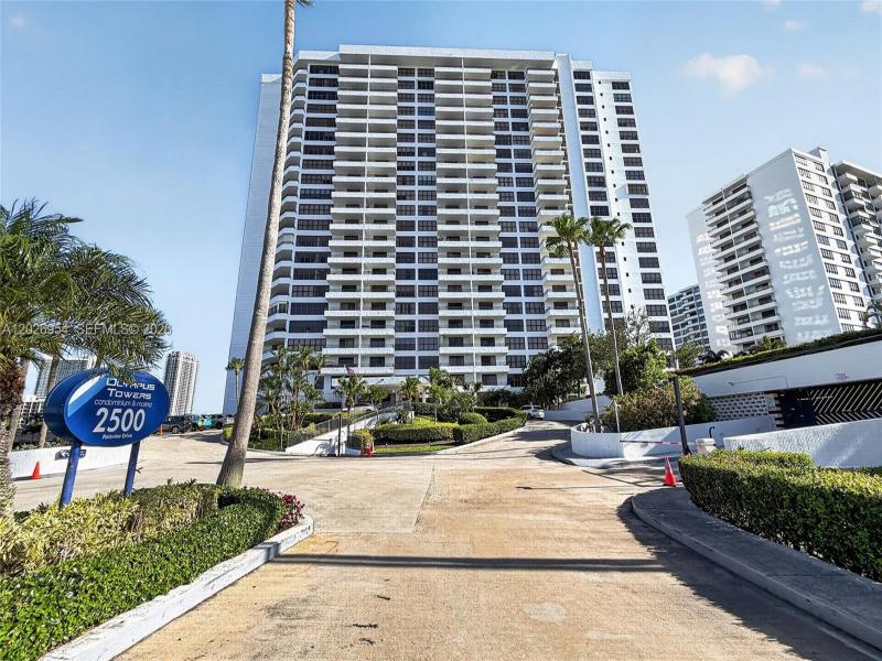 Condo for sale at Olympus Condo 1717