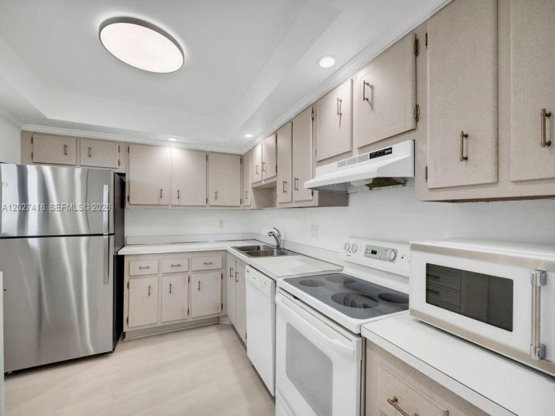 Property photo # 3