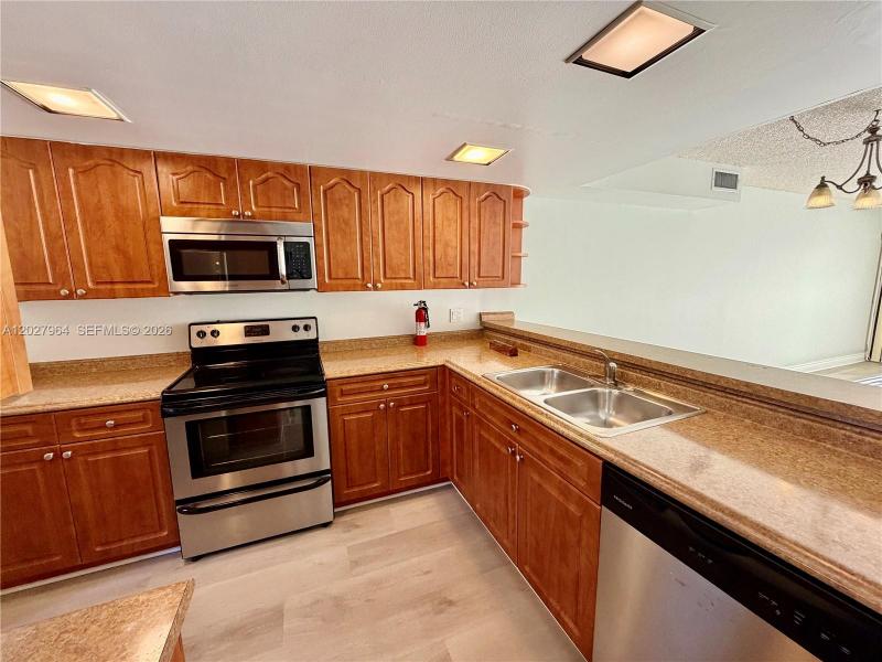 Property photo # 9
