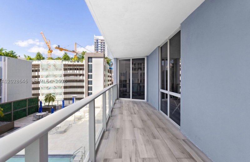 Brickell Ten Apt #609