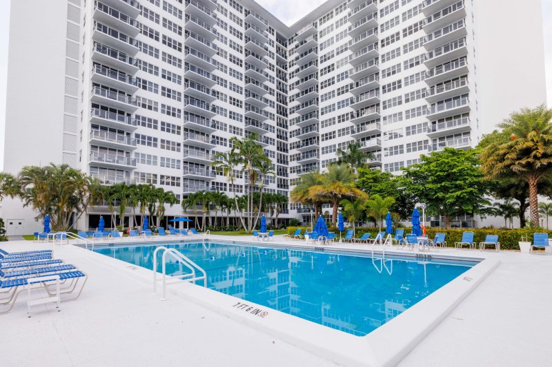 Condo for sale at Coral Ridge Towers South 1507