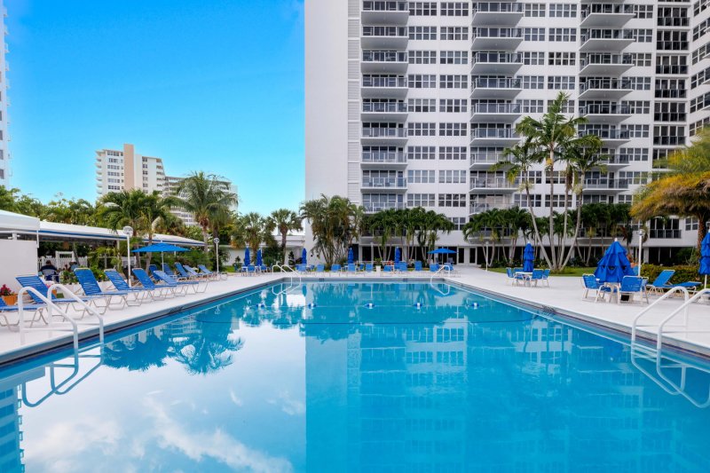 Condo for sale at Coral Ridge Towers South 1507