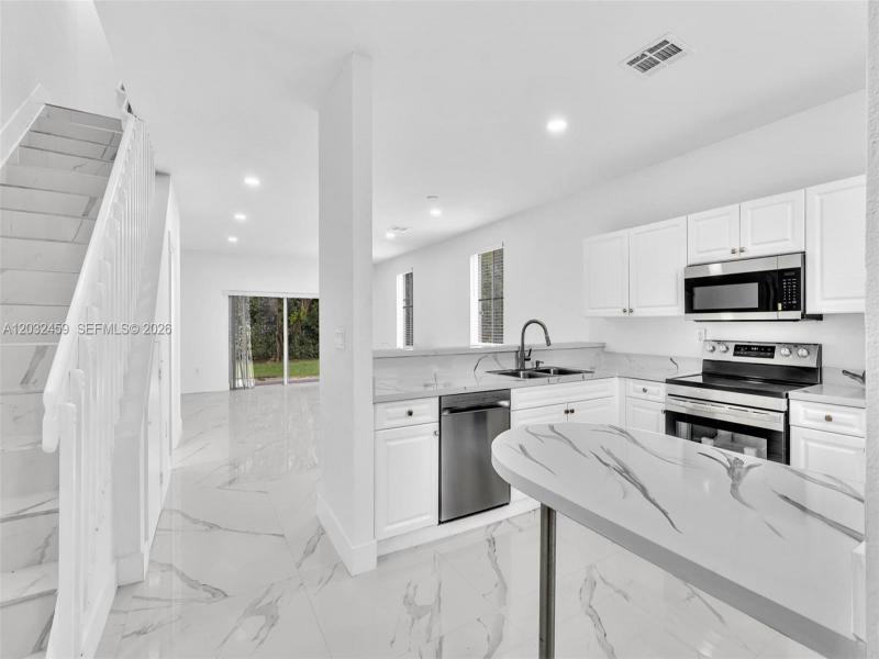 Property photo # 9