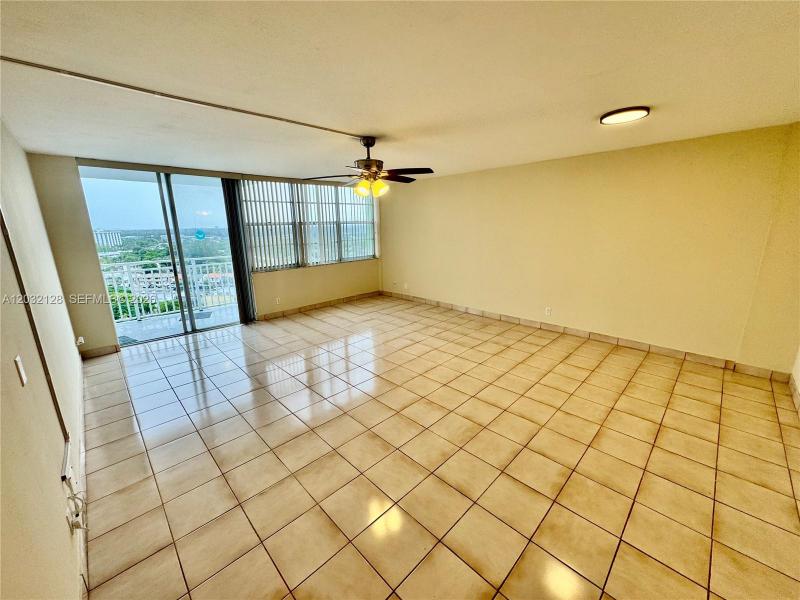 Comprar apartamento en Bayview Towers A1410