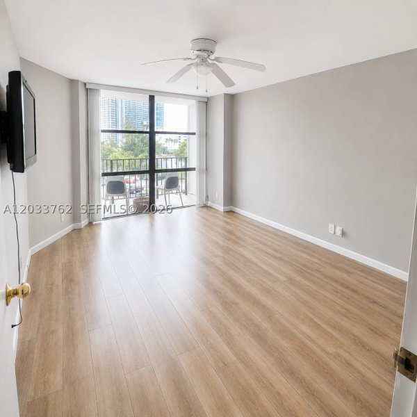 Condo for sale at Oceanview Park 512