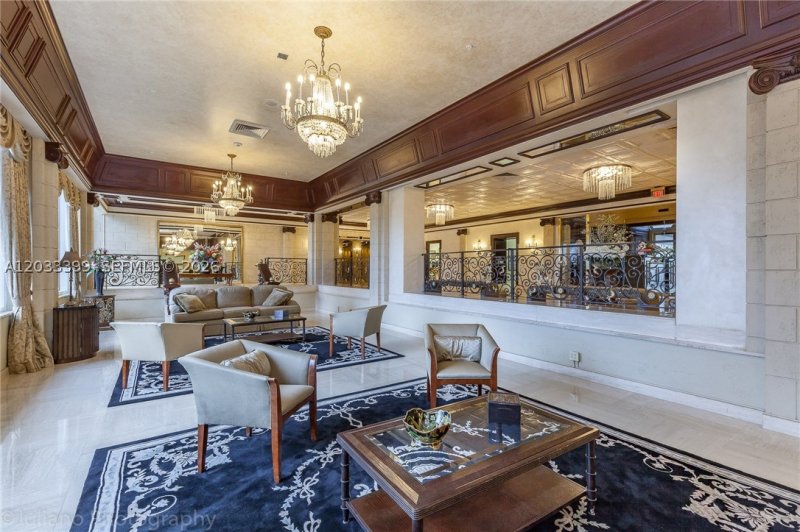 Condo for sale at Parker Plaza Estates 1826