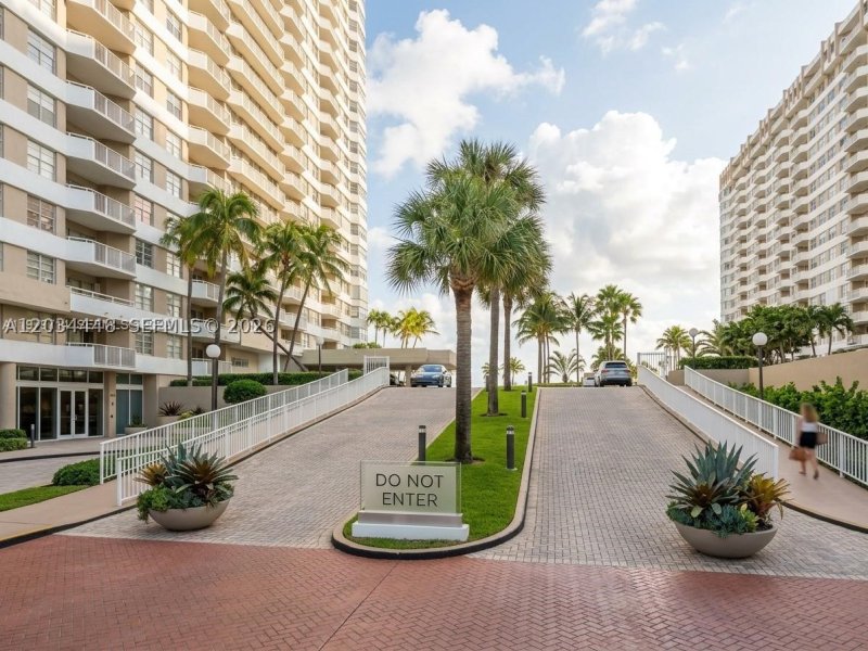 Condo for sale at The Hemispheres 2B