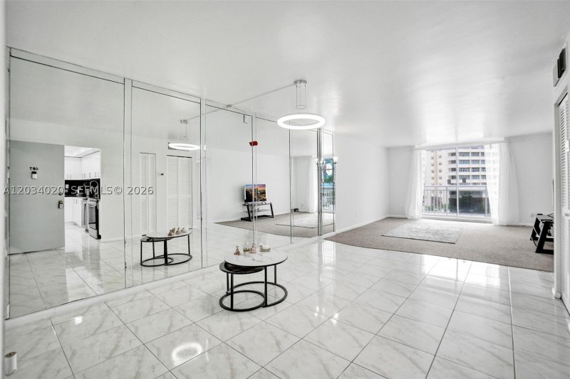 Condo for sale at Plaza Towers South 407