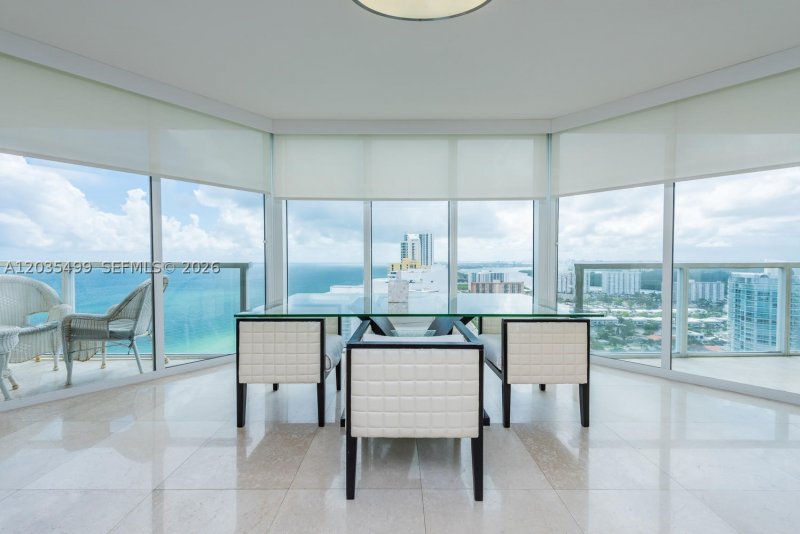 Apartment for rent at La Perla 3508