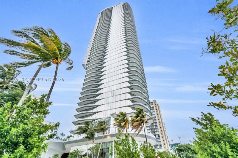 Una Residences at Brickell Apt #1103