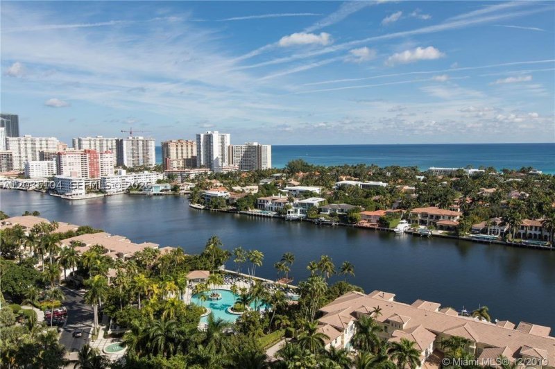 Apartment for rent at North Tower at The Point 204