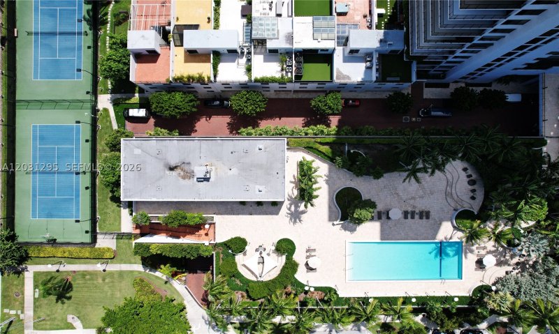 Comprar apartamento no 1000 Venetian Way 1703