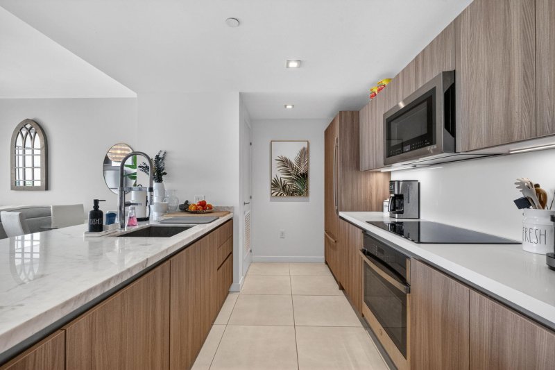 Condo for sale at Tiffany House 714