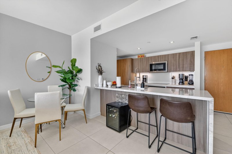 Condo for sale at Tiffany House 714