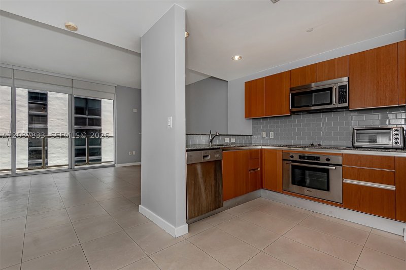 Apartment for rent at Avenue on Brickell 1050 Tower 2822