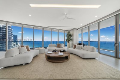Residences by Armani / Casa Apt #3000