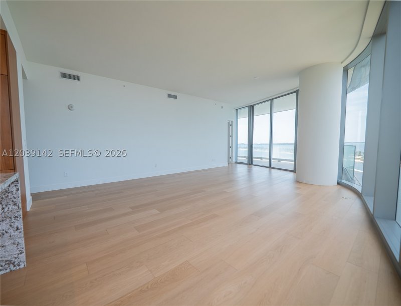 Una Residences at Brickell Apt #702
