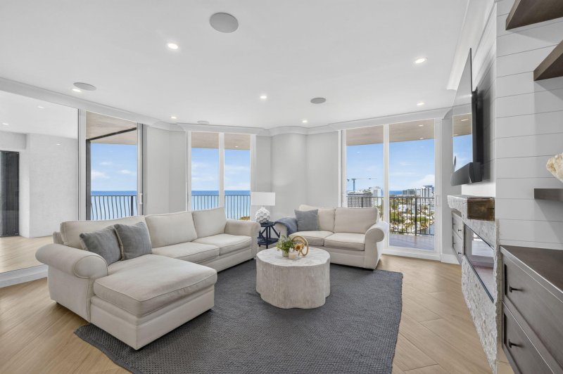 Condo for sale at Jackson Tower 1701a