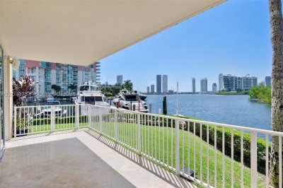 Aventura Marina II Apt #114