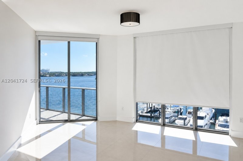 Alquiler de apartamento en Marina Palms Yacht Club 1407