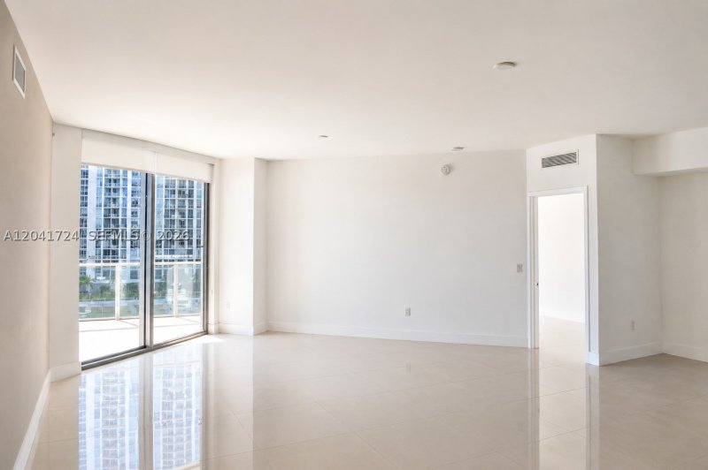 Apartment for rent at Marina Palms Yacht Club 1407