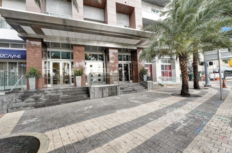 Apartment for rent at Vizcayne Everglades On The Bay 2005