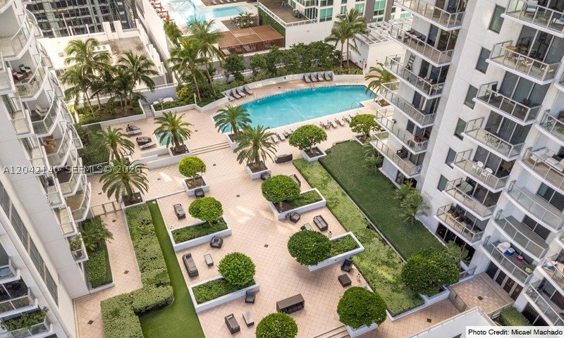 Apartment for rent at Avenue on Brickell 1050 Tower 416