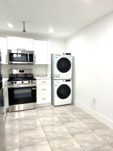 Apartment for rent at Winston Towers 2406