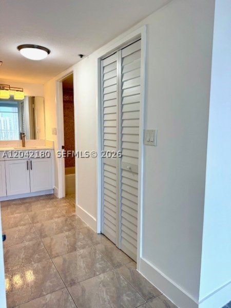 Apartment for rent at Winston Towers 2406