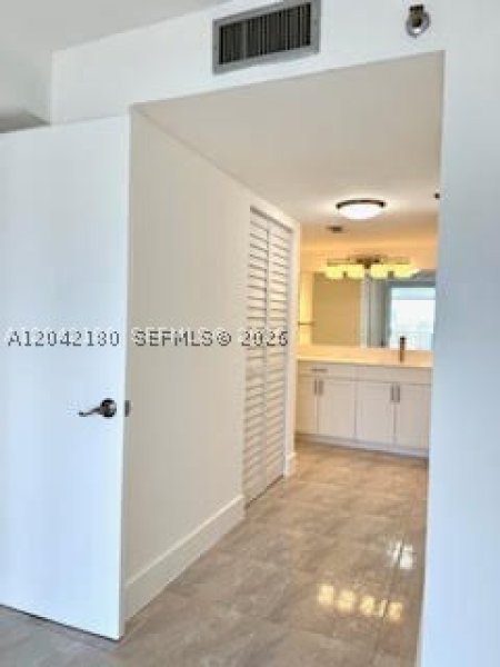 Apartment for rent at Winston Towers 2406