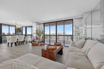 Mystic Pointe 400 Apt #1804