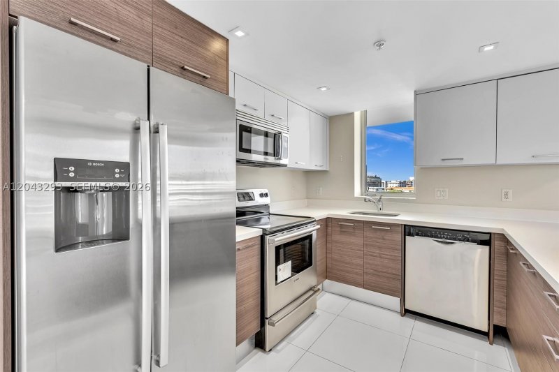 Apartment for rent at Alana Bay Harbor Island 603