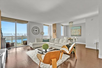 Vizcayne Everglades On The Bay Apt #1803