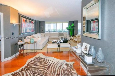Mystic Pointe 300 Apt #718