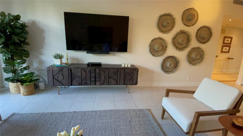 Alquiler de apartamento en Key Colony III Emerald Bay 236